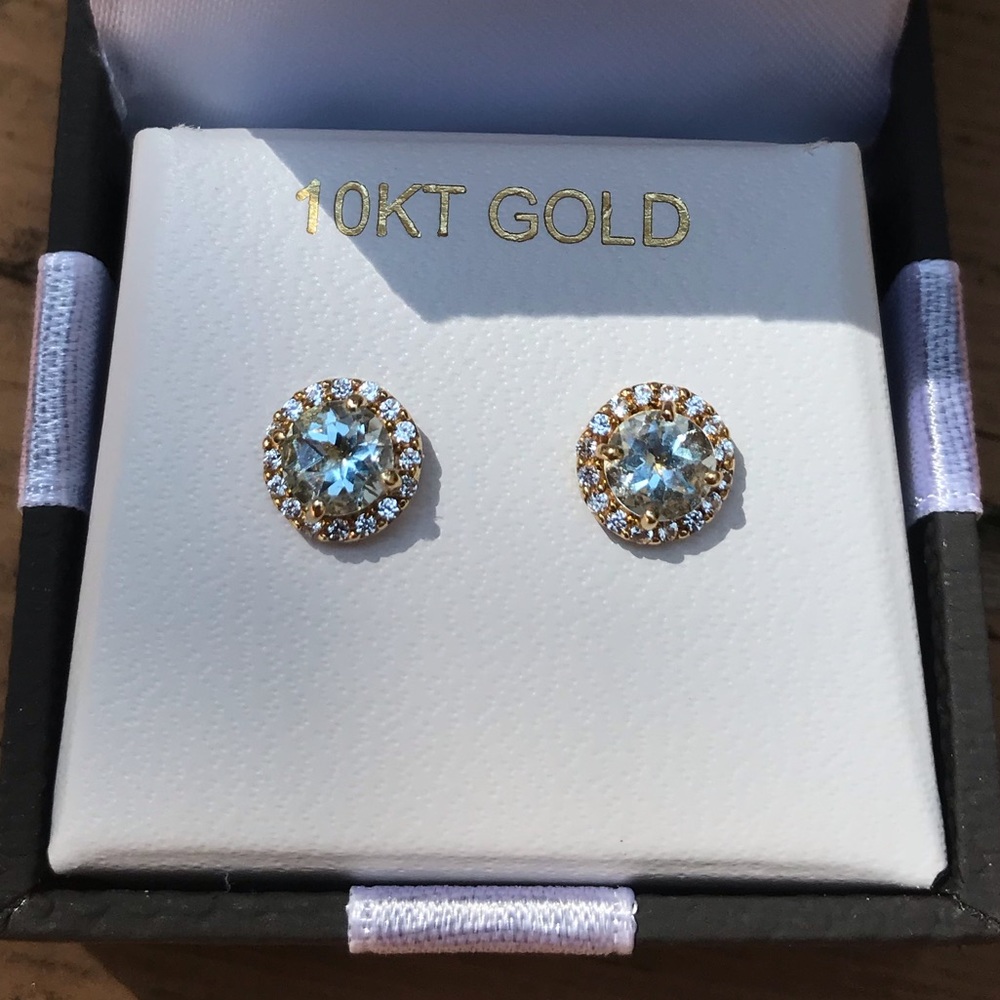 10KT Gold Aquamarine Earrings